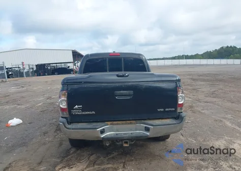 2010 Toyota Tacoma Base V6 z USA, uszkodzony, nr VIN 3TMLU4EN1AM038767